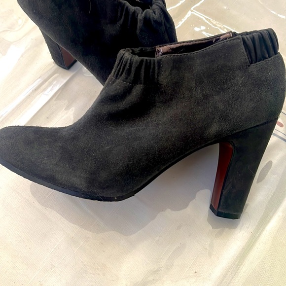 SAM EDELMAN GREY SUEDES THREE IN HEEL NEW NEVER WORN🎉pricedrop - Picture 1 of 11